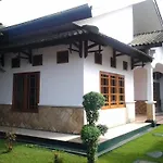 Junjunan Dalam Sharia Guesthouse