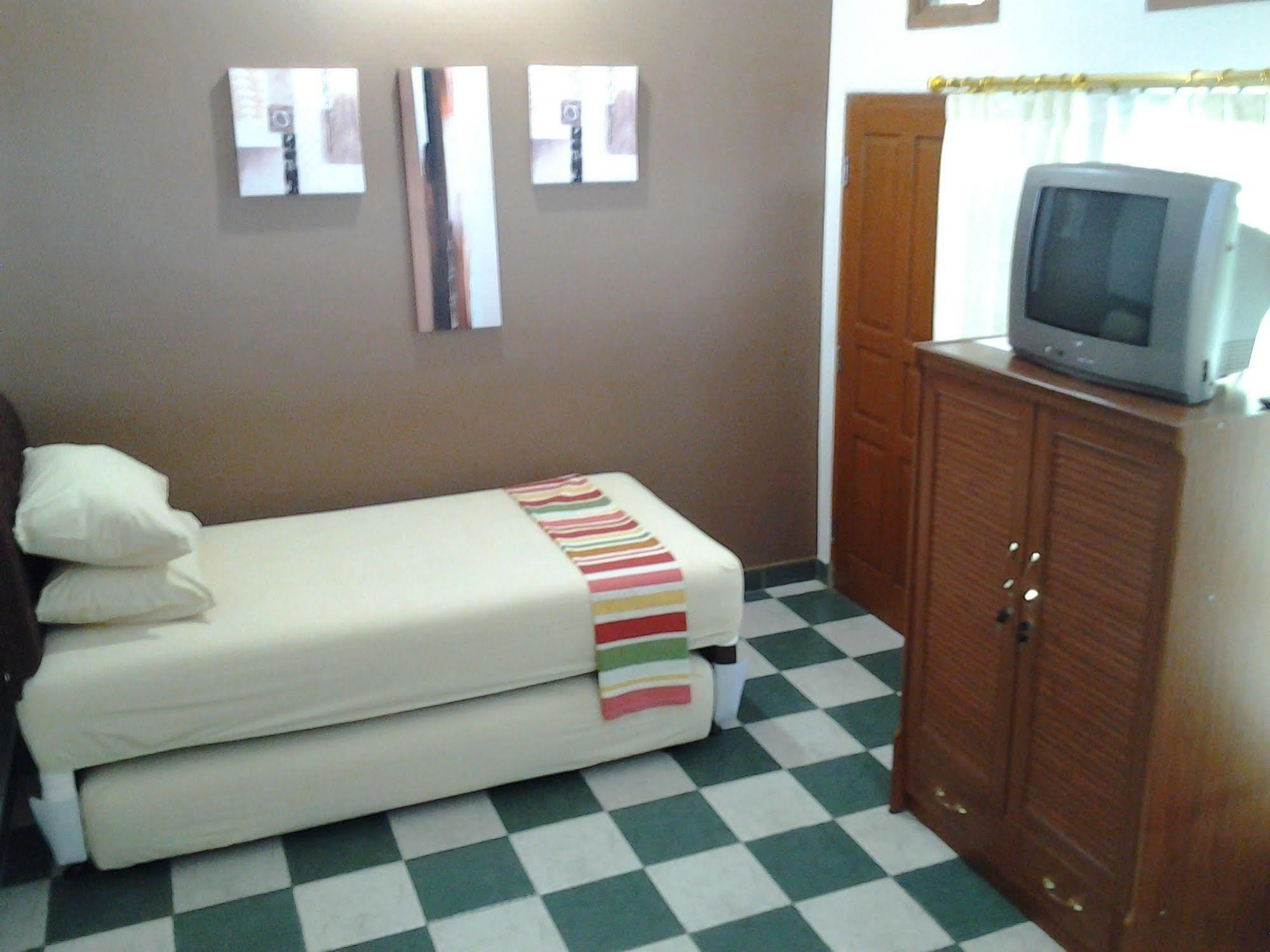 Hotel Junjunan Dalam Sharia
